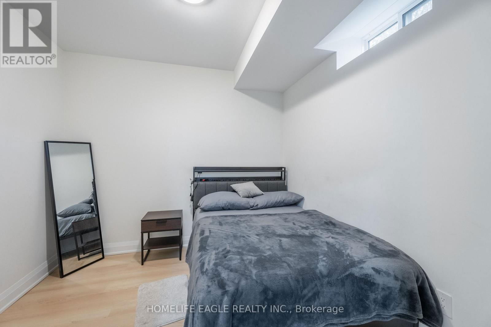 109B HEALE AVENUE Image 25
