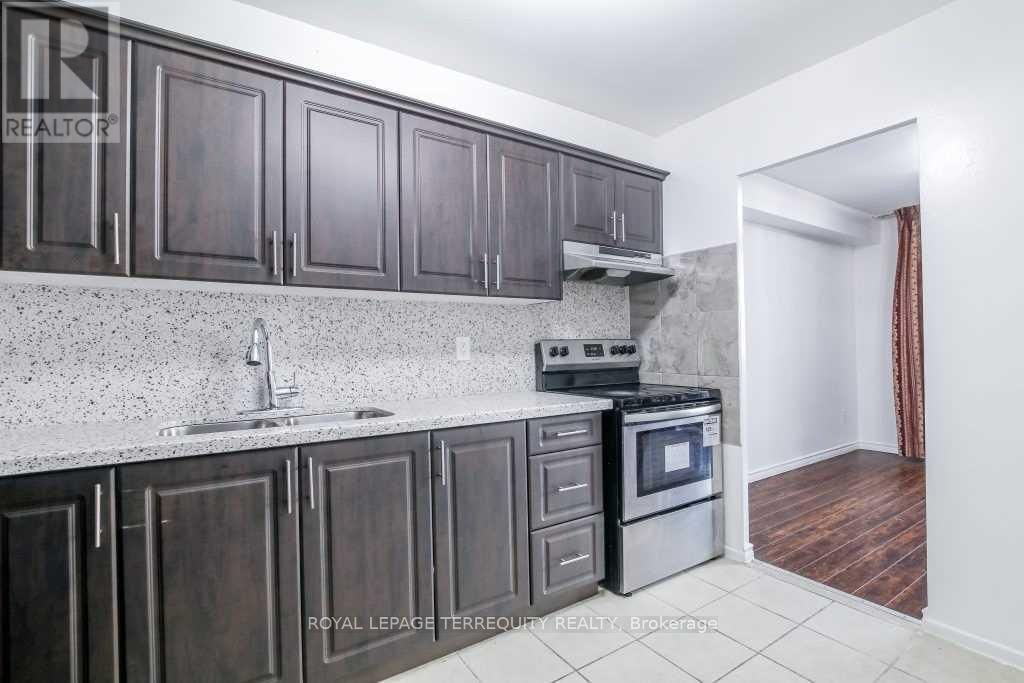 1512 - 5 MASSEY SQUARE Image 15
