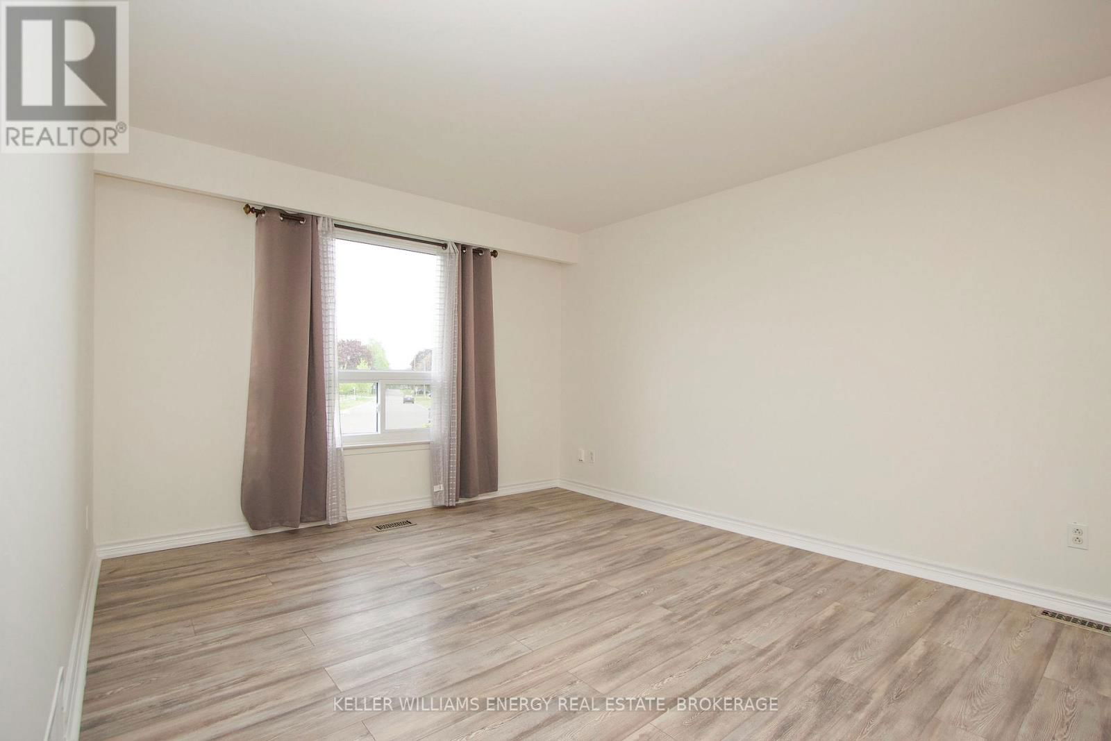 4 units - 743 CYPRESS AVENUE Image 7