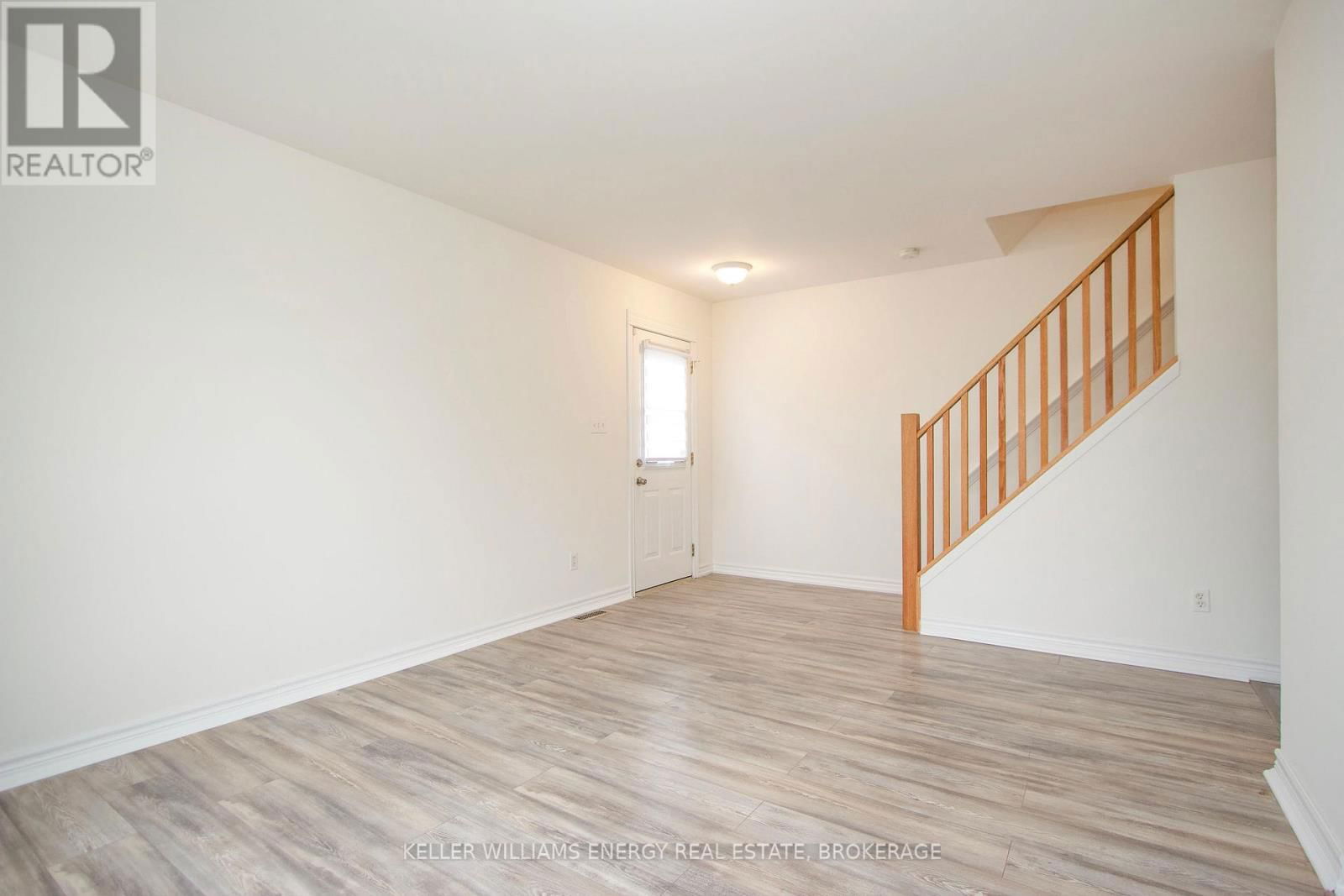 4 units - 743 CYPRESS AVENUE Image 8