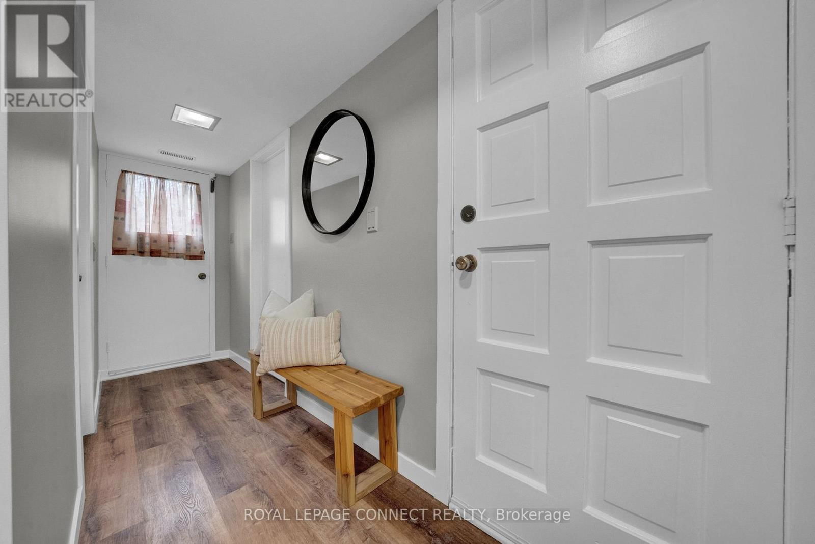 8 GRAHAM COURT Image 29