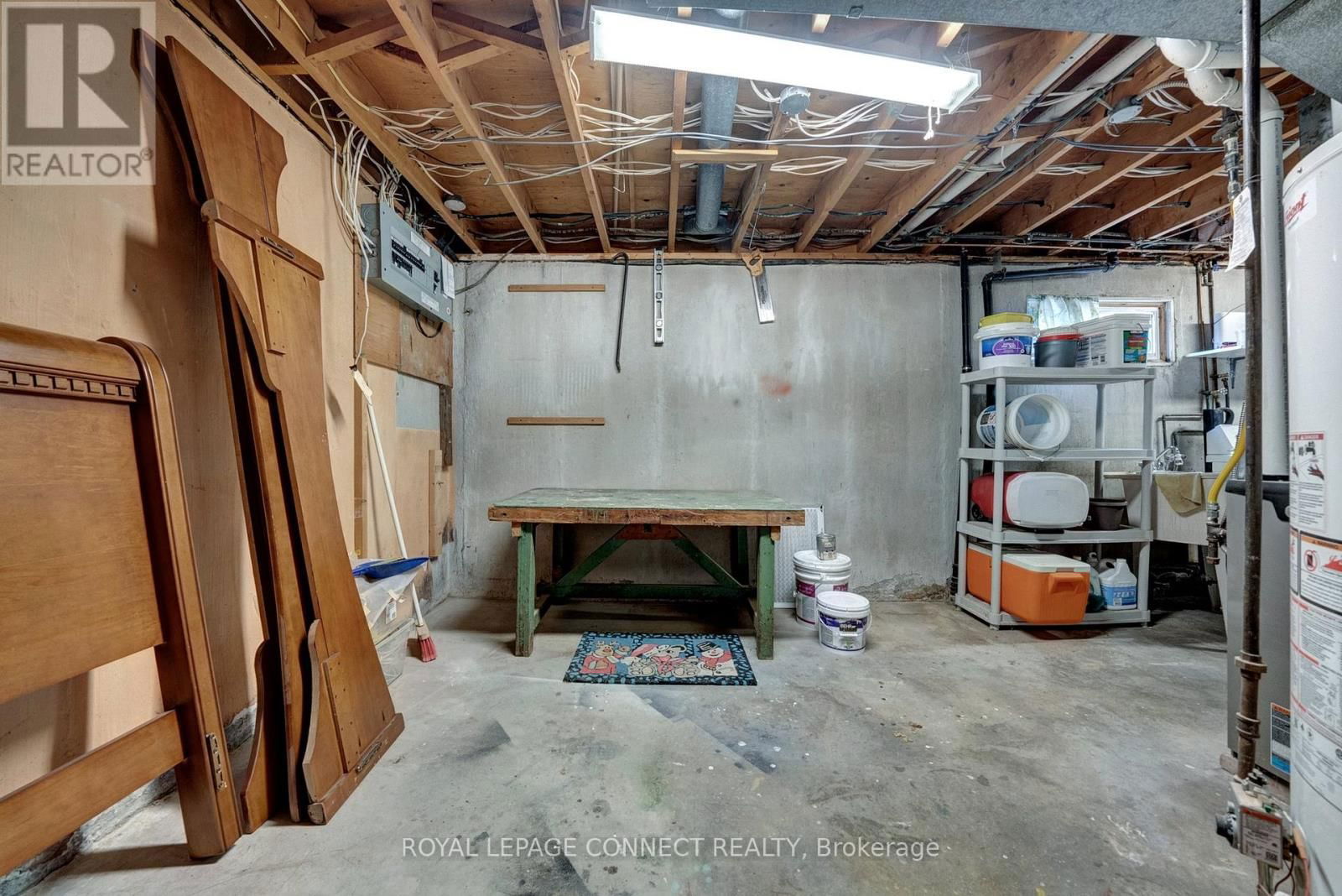 8 GRAHAM COURT Image 33