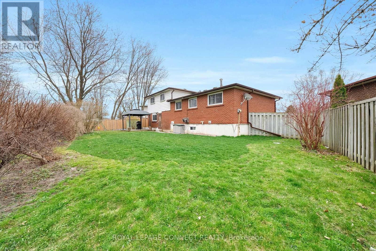 8 GRAHAM COURT Image 34