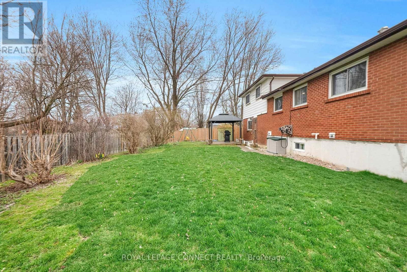 8 GRAHAM COURT Image 35