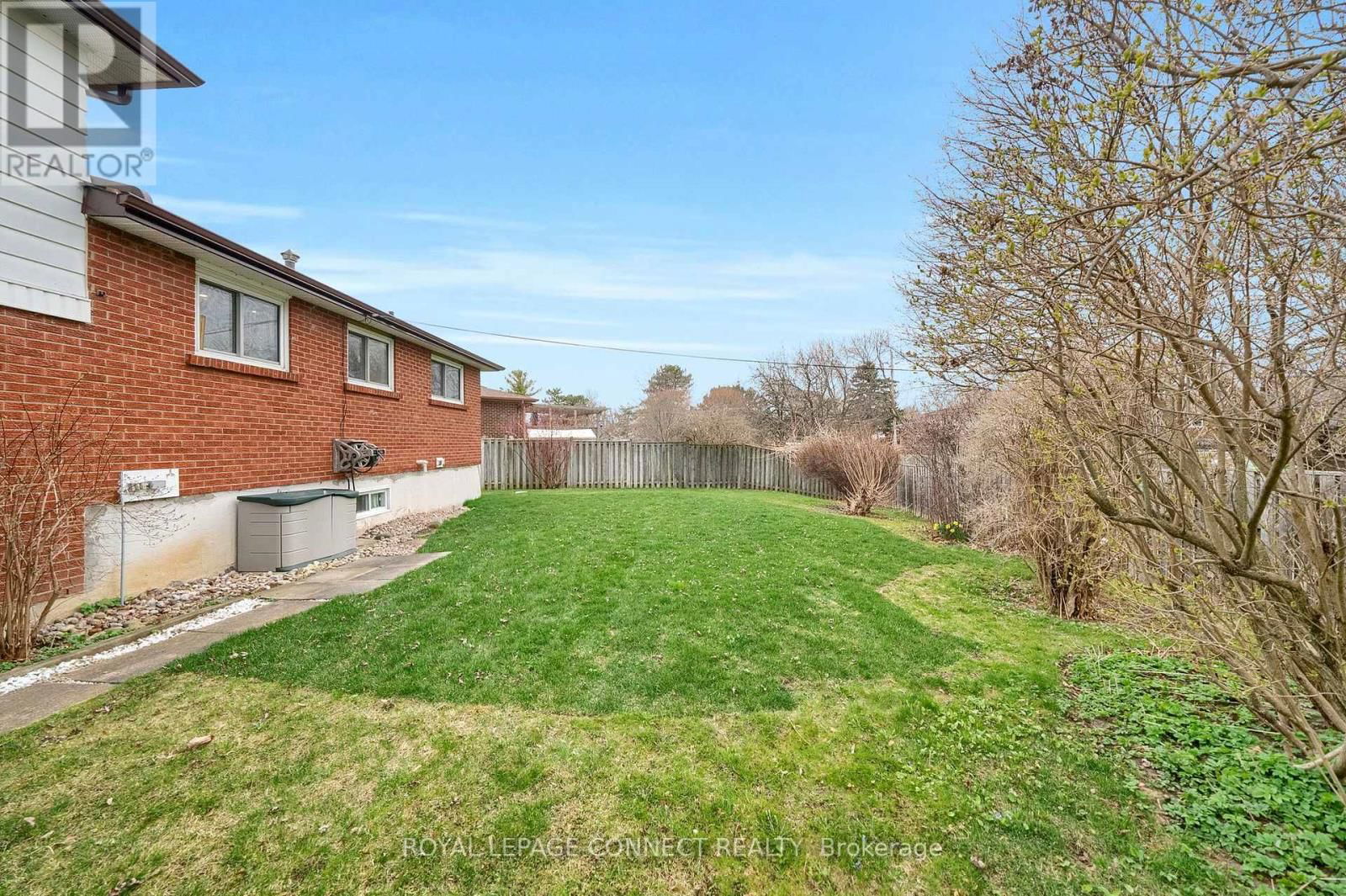 8 GRAHAM COURT Image 36