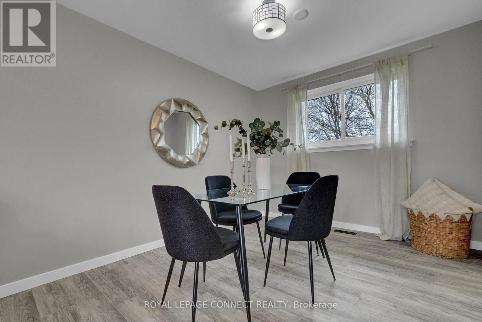 8 GRAHAM COURT Image 8