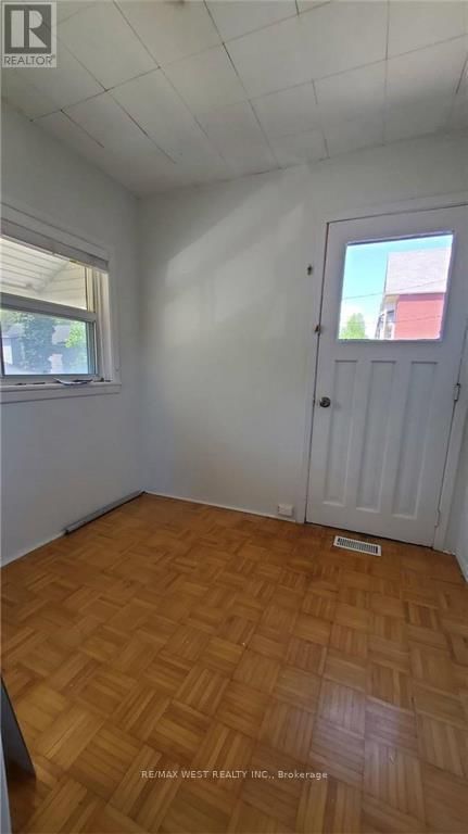 B (BACK) - 66 DAGMAR AVENUE Image 11