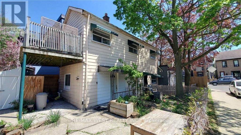 B (BACK) - 66 DAGMAR AVENUE Image 19