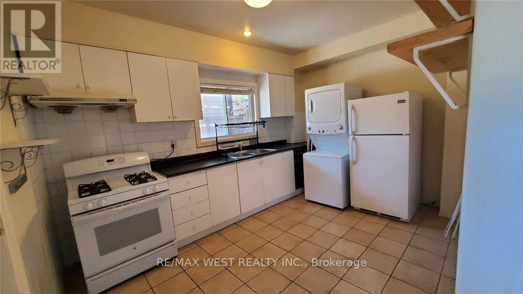 B (BACK) - 66 DAGMAR AVENUE Image 6