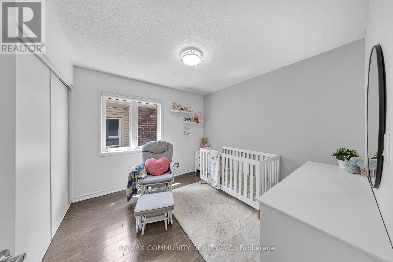 1055 FOXTAIL CRESCENT EAST Image 41