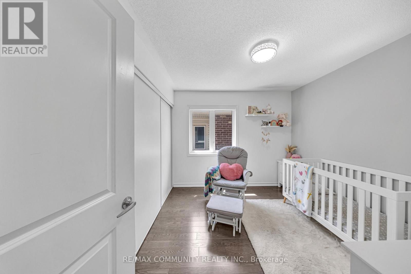 1055 FOXTAIL CRESCENT EAST Image 42