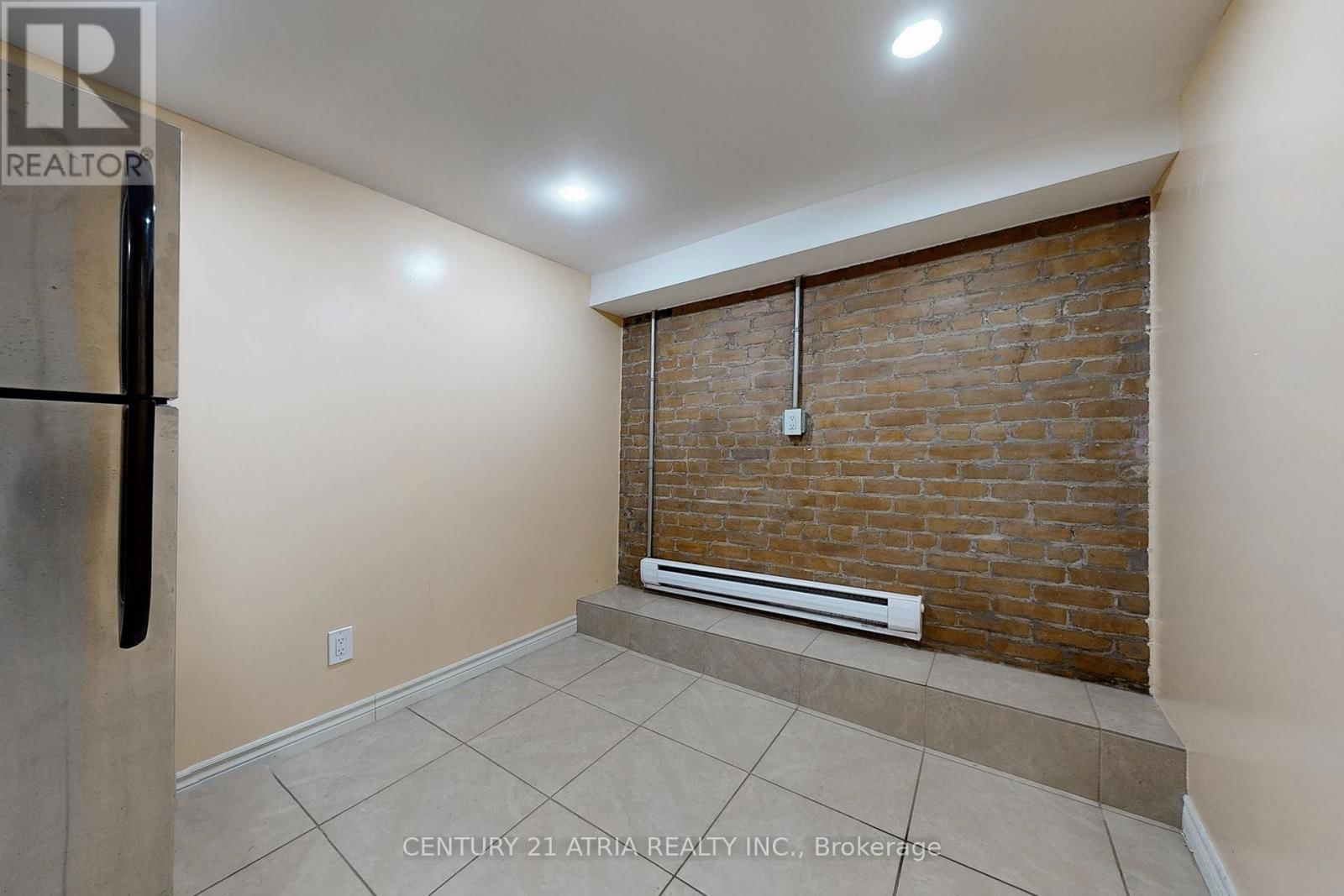 Lower - 2828 DANFORTH AVENUE Image 13