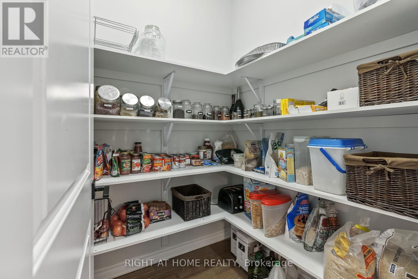41 BREMNER STREET Image 9