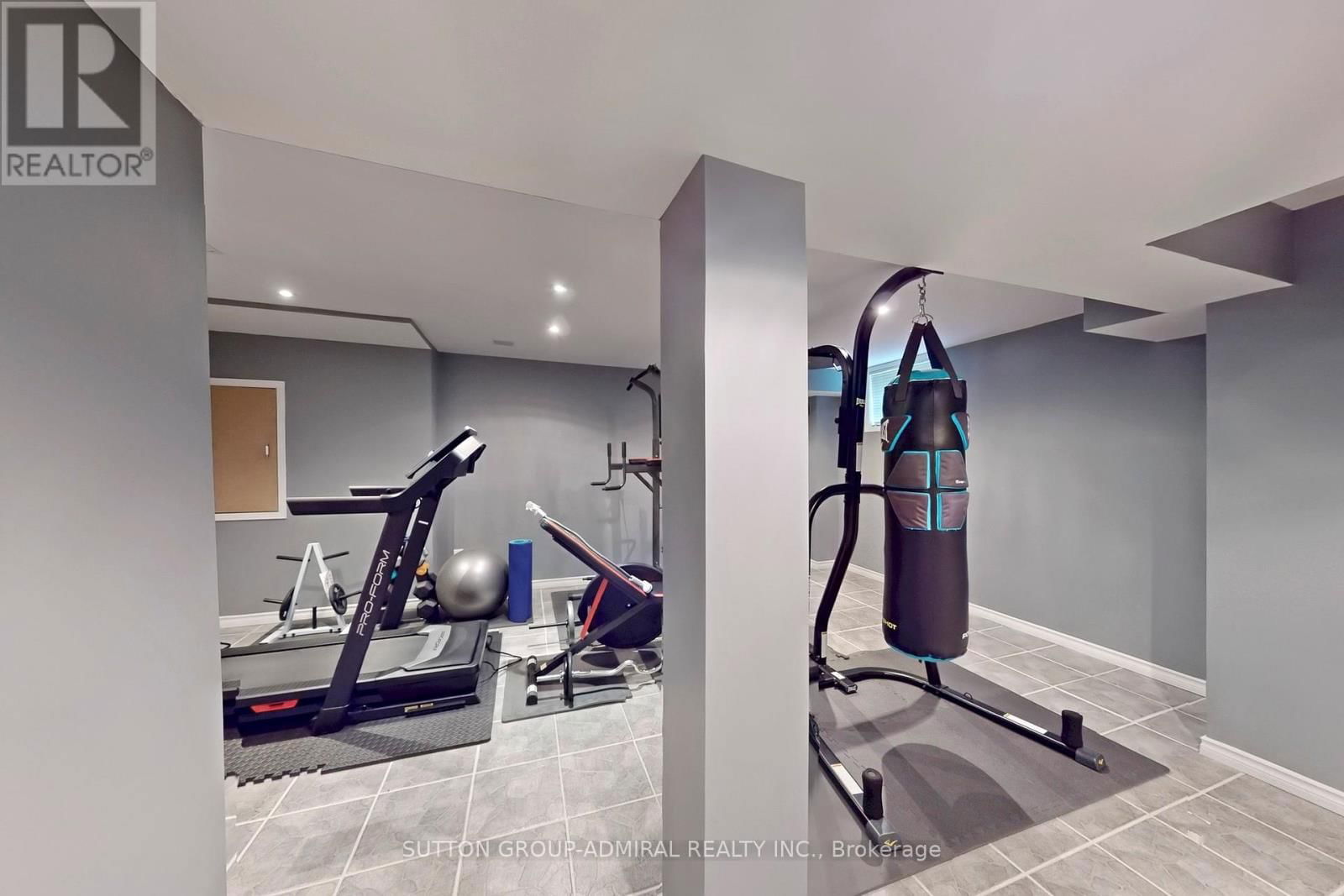 4 BLANCHARD COURT Image 33