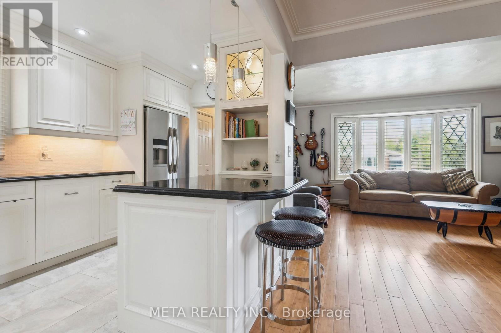 96 SHROPSHIRE DRIVE Image 10