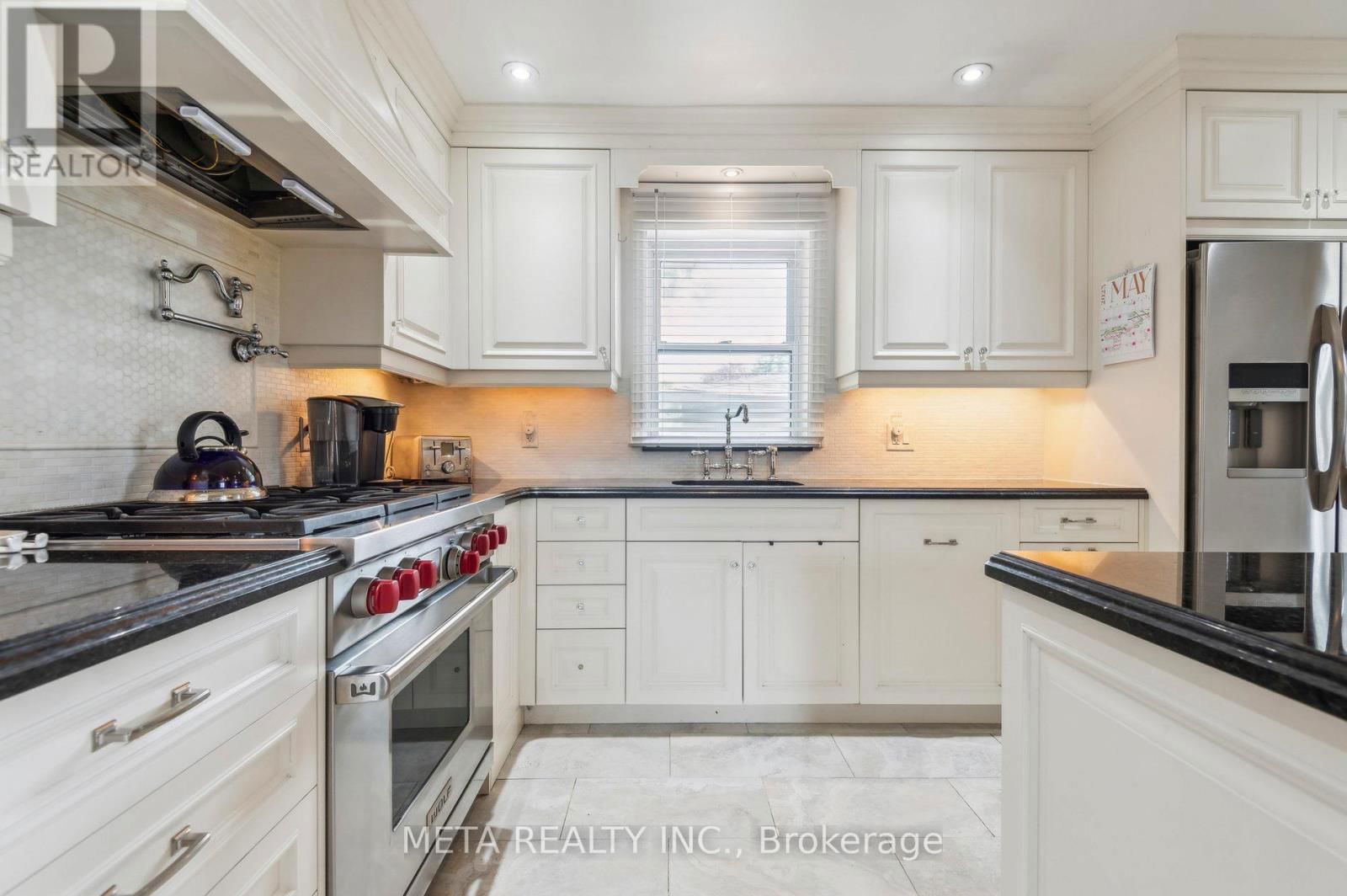 96 SHROPSHIRE DRIVE Image 12