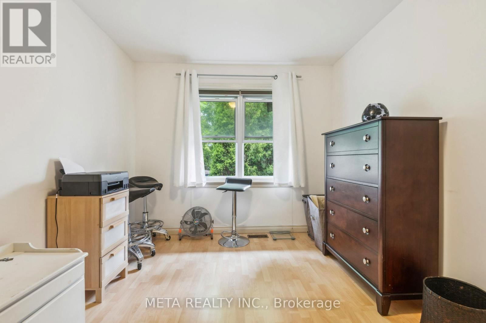 96 SHROPSHIRE DRIVE Image 22