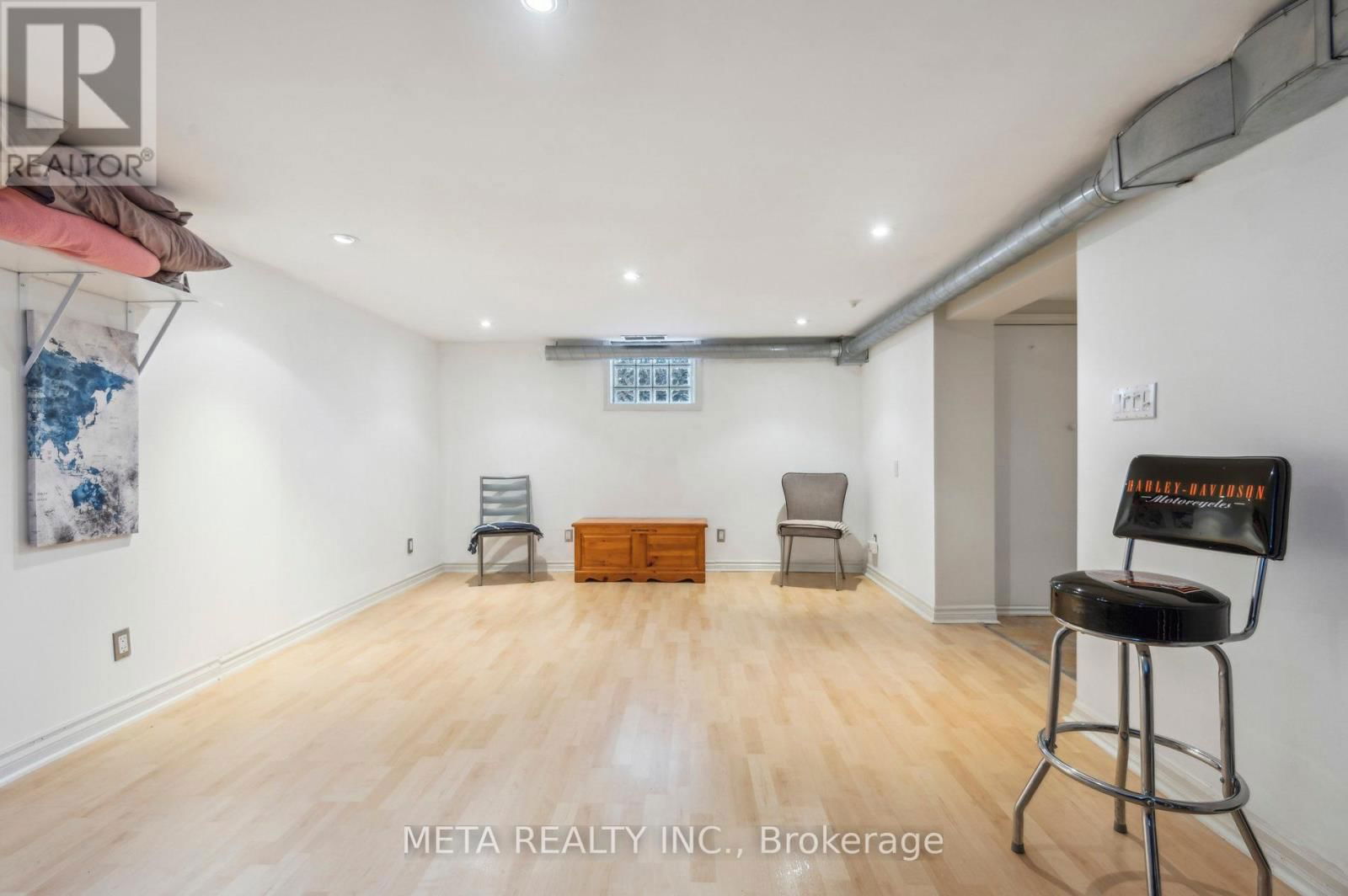 96 SHROPSHIRE DRIVE Image 30