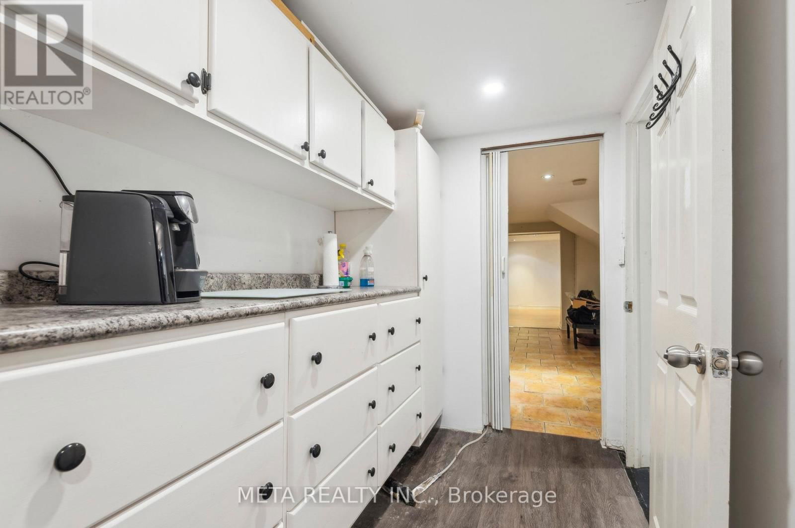 96 SHROPSHIRE DRIVE Image 34