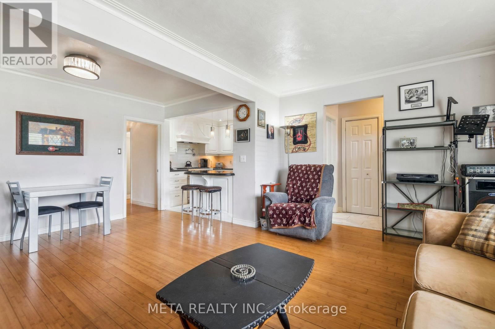 96 SHROPSHIRE DRIVE Image 4