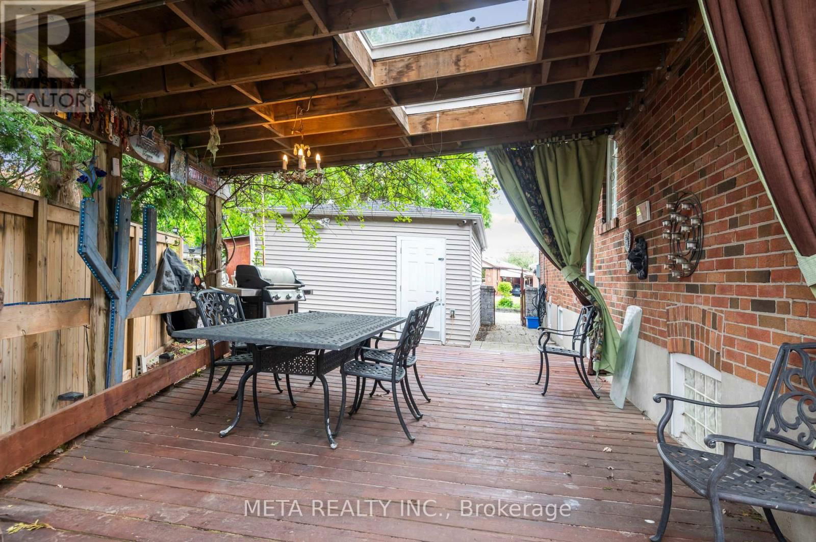 96 SHROPSHIRE DRIVE Image 42