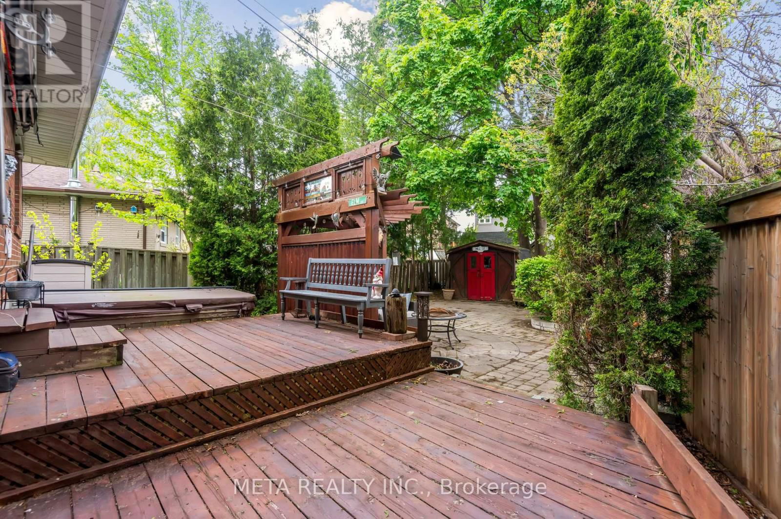 96 SHROPSHIRE DRIVE Image 43