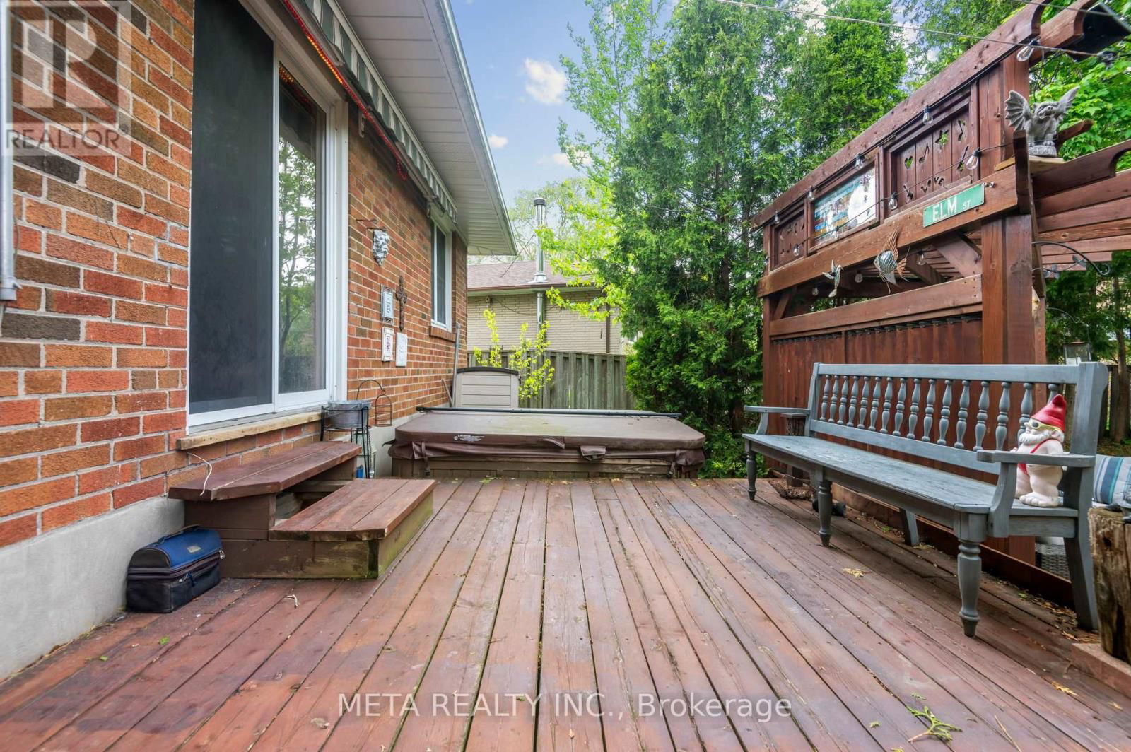 96 SHROPSHIRE DRIVE Image 44