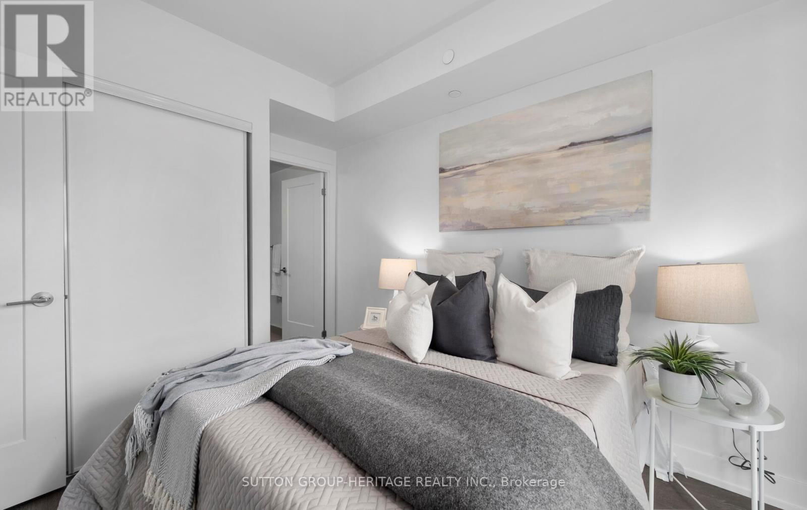 1215 - 2550 SIMCOE STREET NORTH Image 18