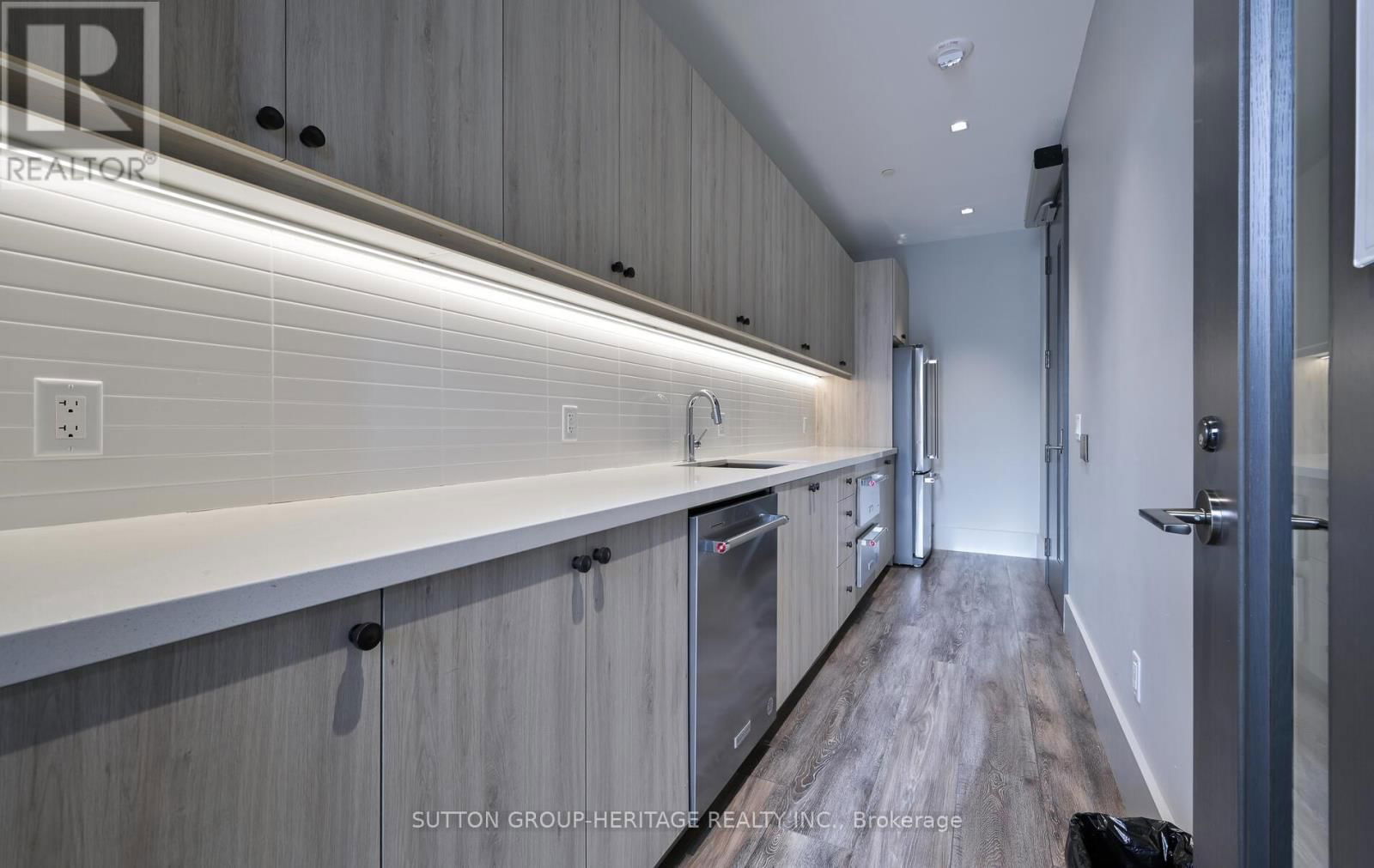 1215 - 2550 SIMCOE STREET NORTH Image 34