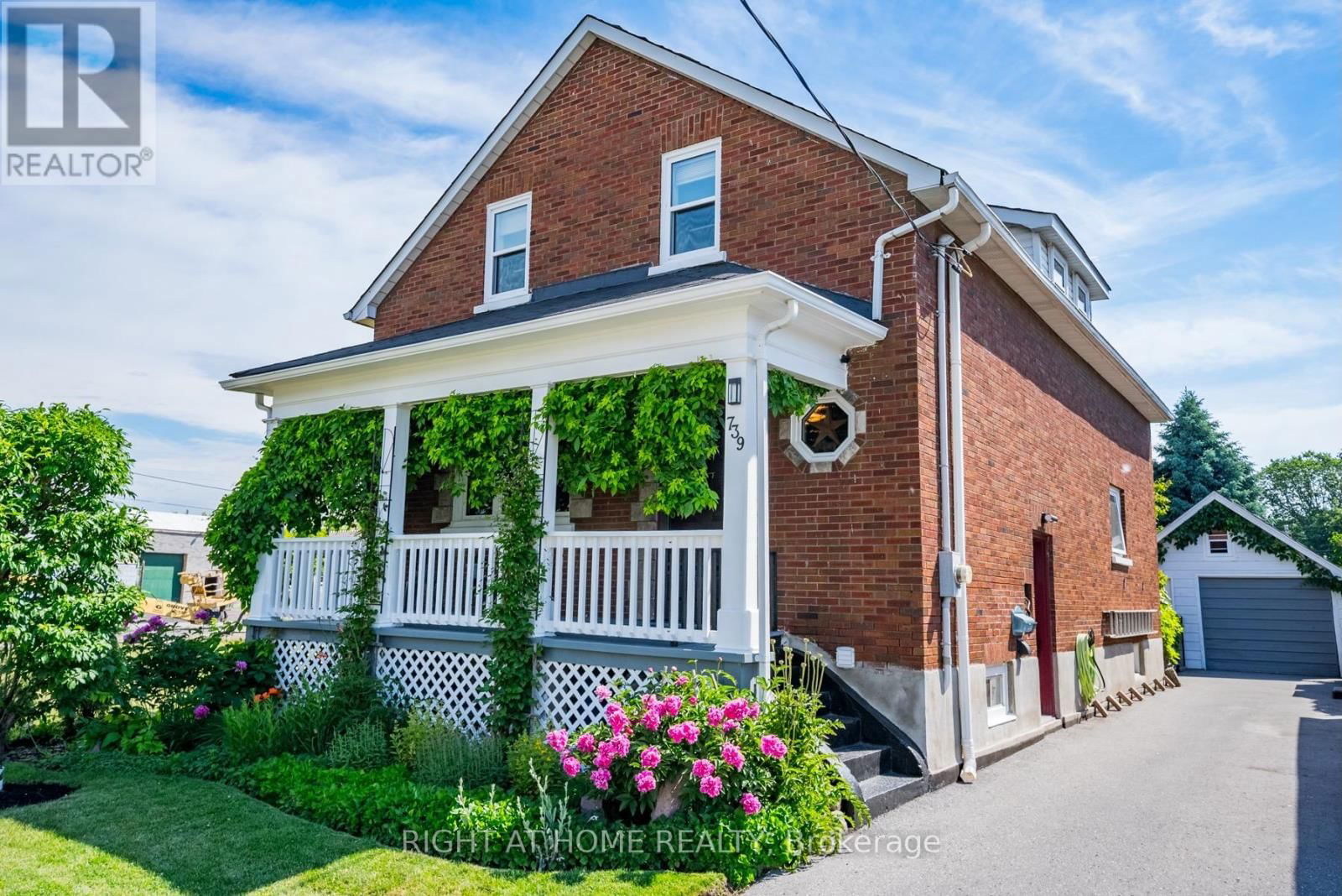 739 ALBERT STREET Image 1