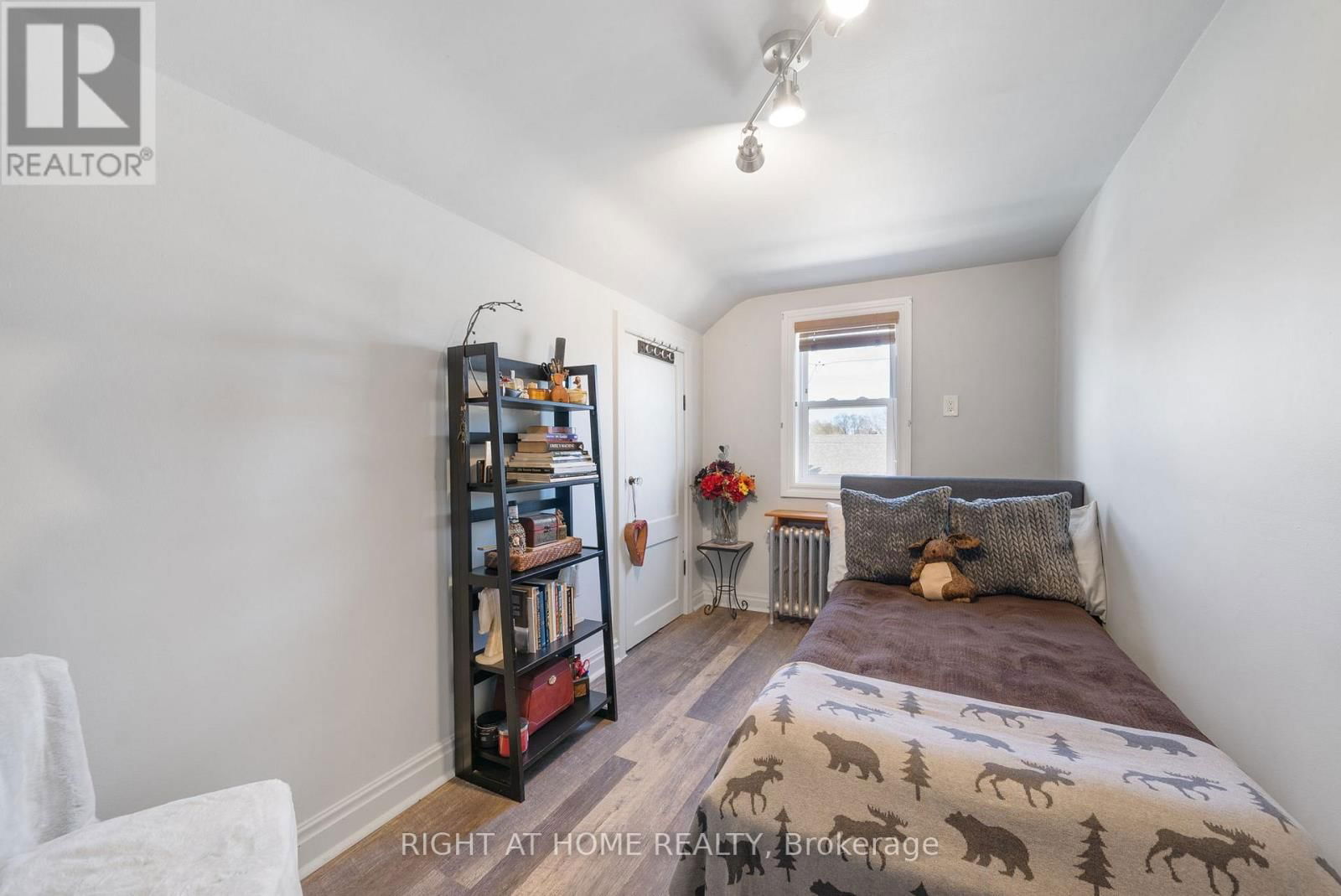 739 ALBERT STREET Image 24