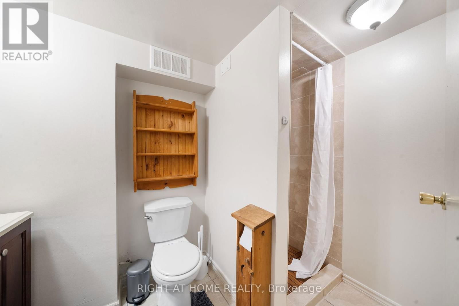 739 ALBERT STREET Image 33