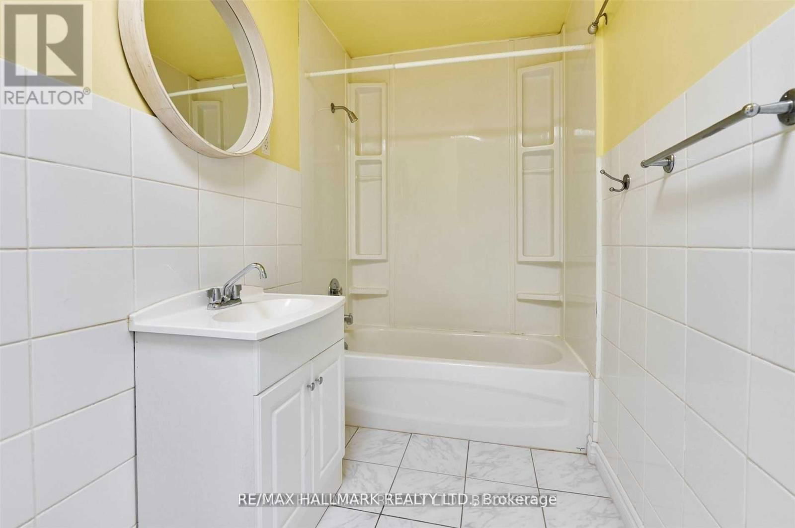 2 - 2238 KINGSTON ROAD Image 5