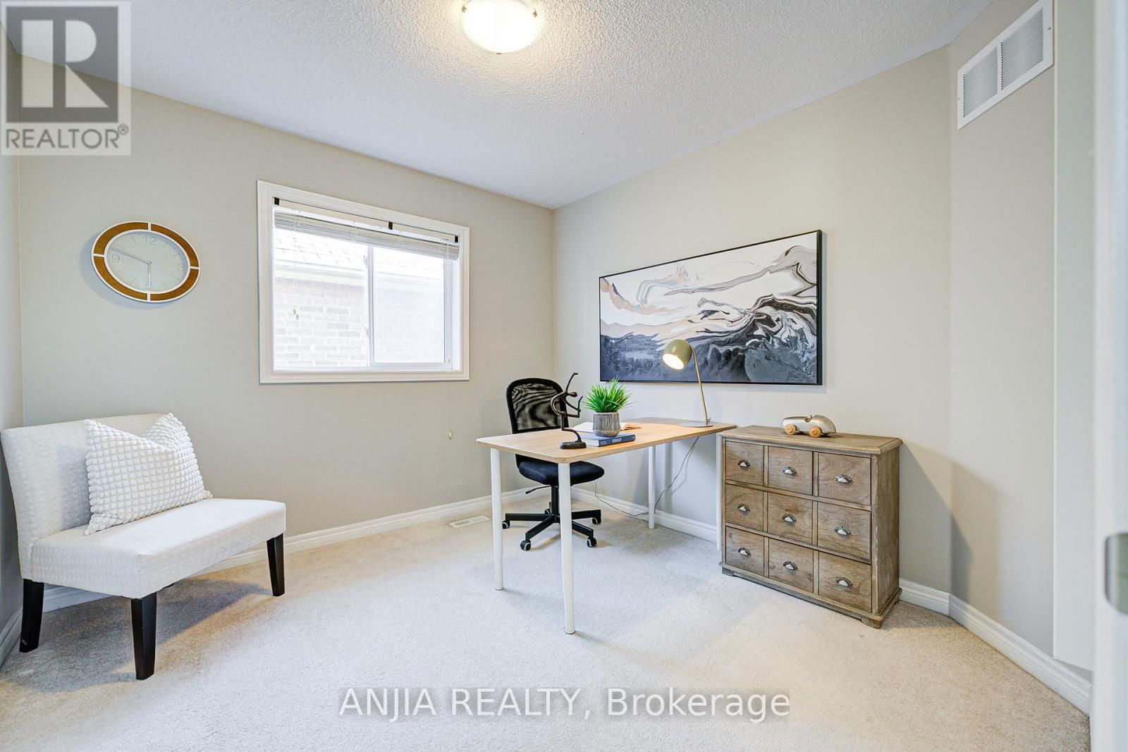 63 BROWNRIDGE PLACE Image 21