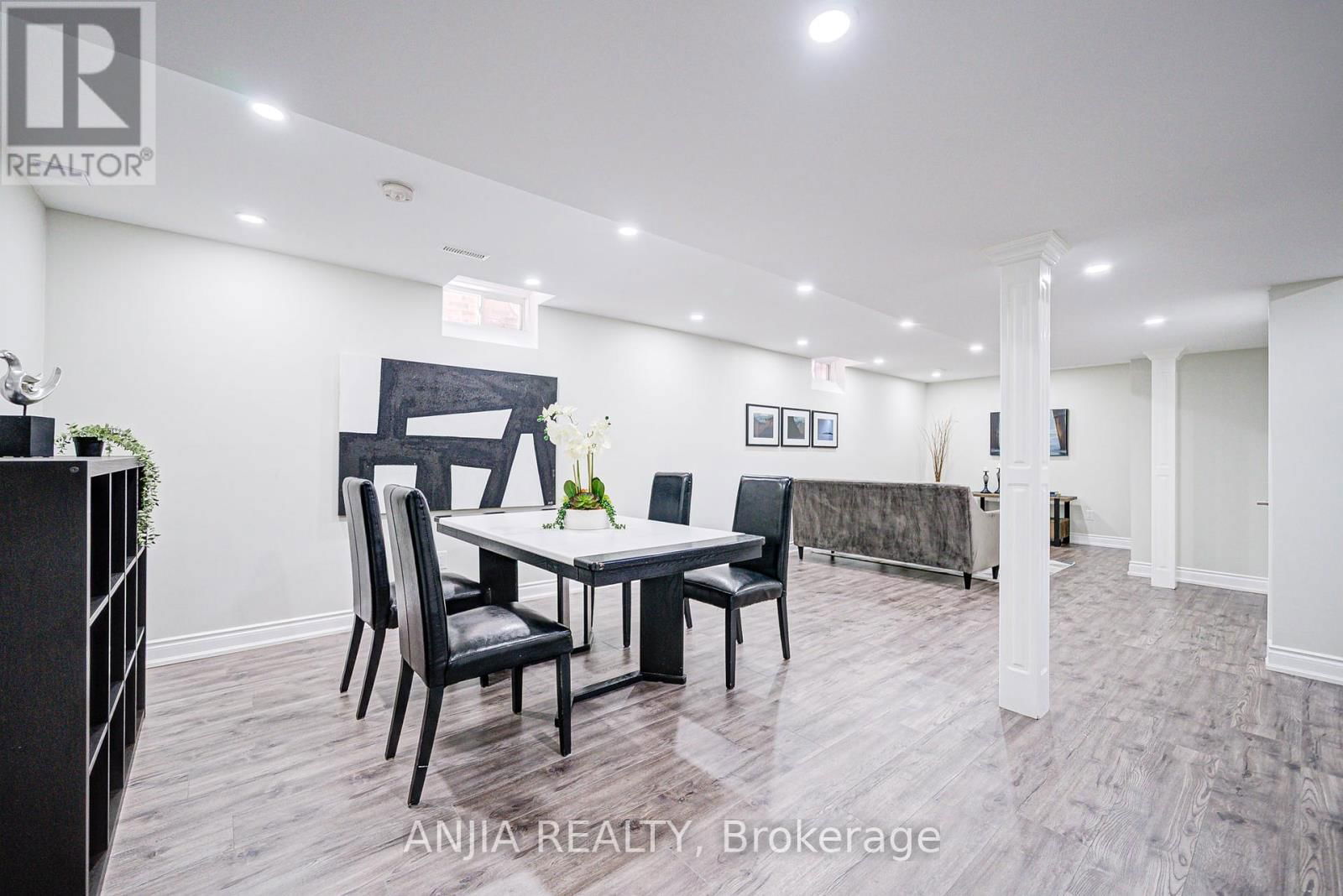 63 BROWNRIDGE PLACE Image 25