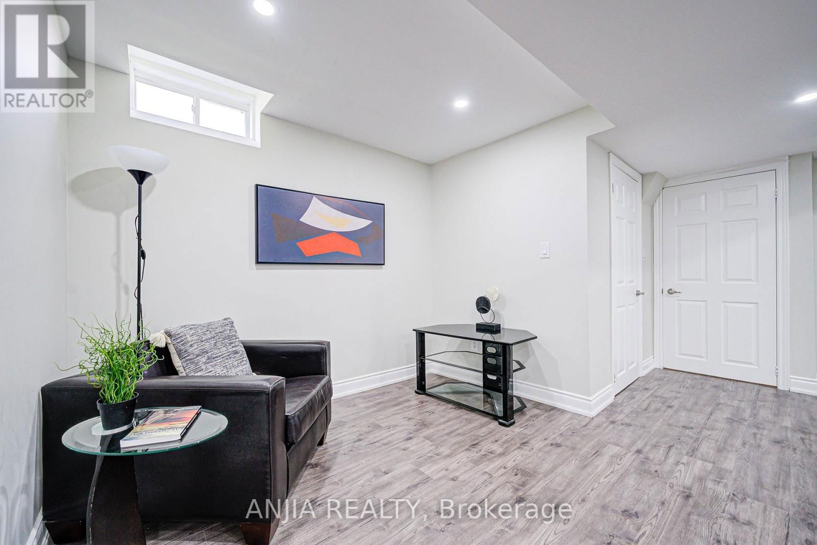 63 BROWNRIDGE PLACE Image 26