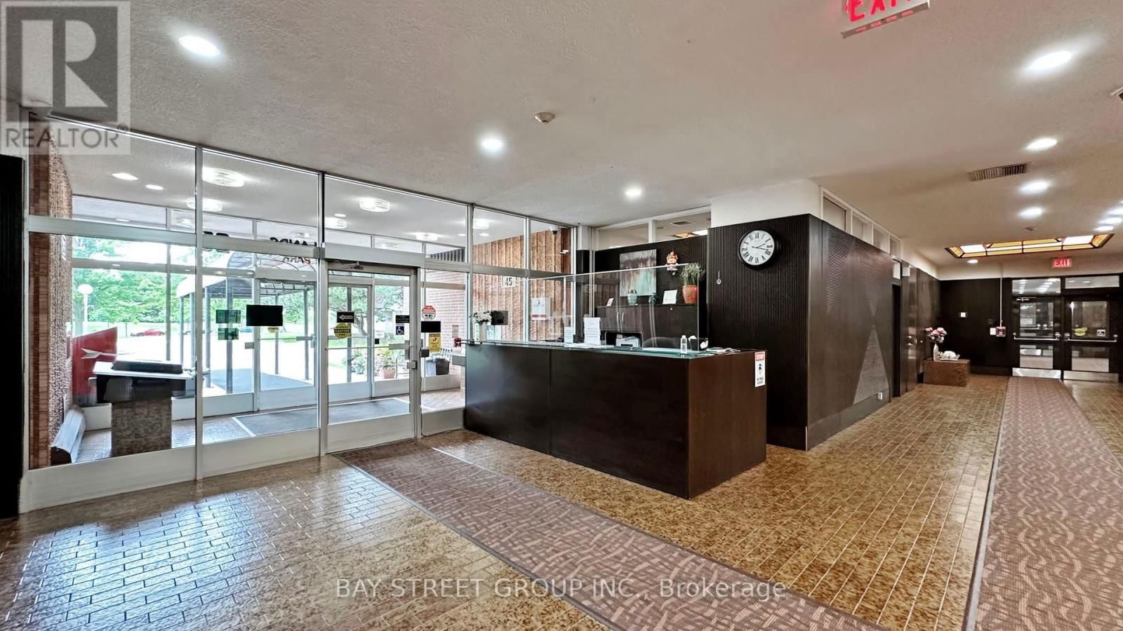 1607 - 25 SILVER SPRINGS BOULEVARD Image 20