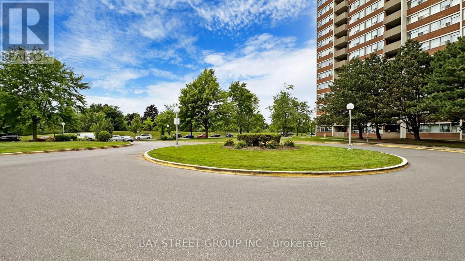 1607 - 25 SILVER SPRINGS BOULEVARD Image 27