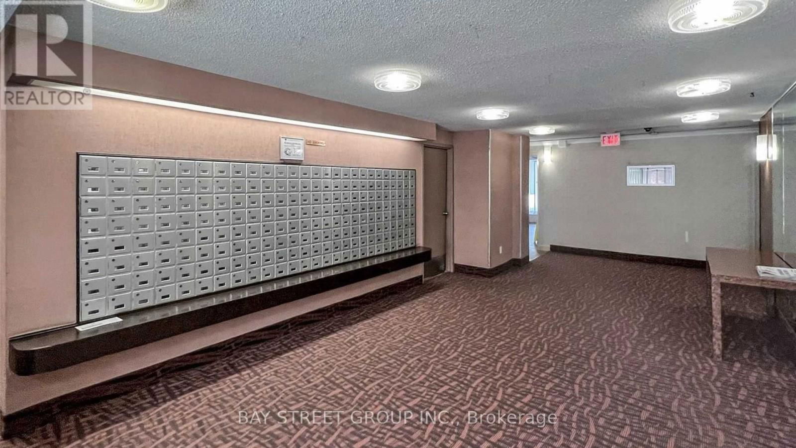 1607 - 25 SILVER SPRINGS BOULEVARD Image 32