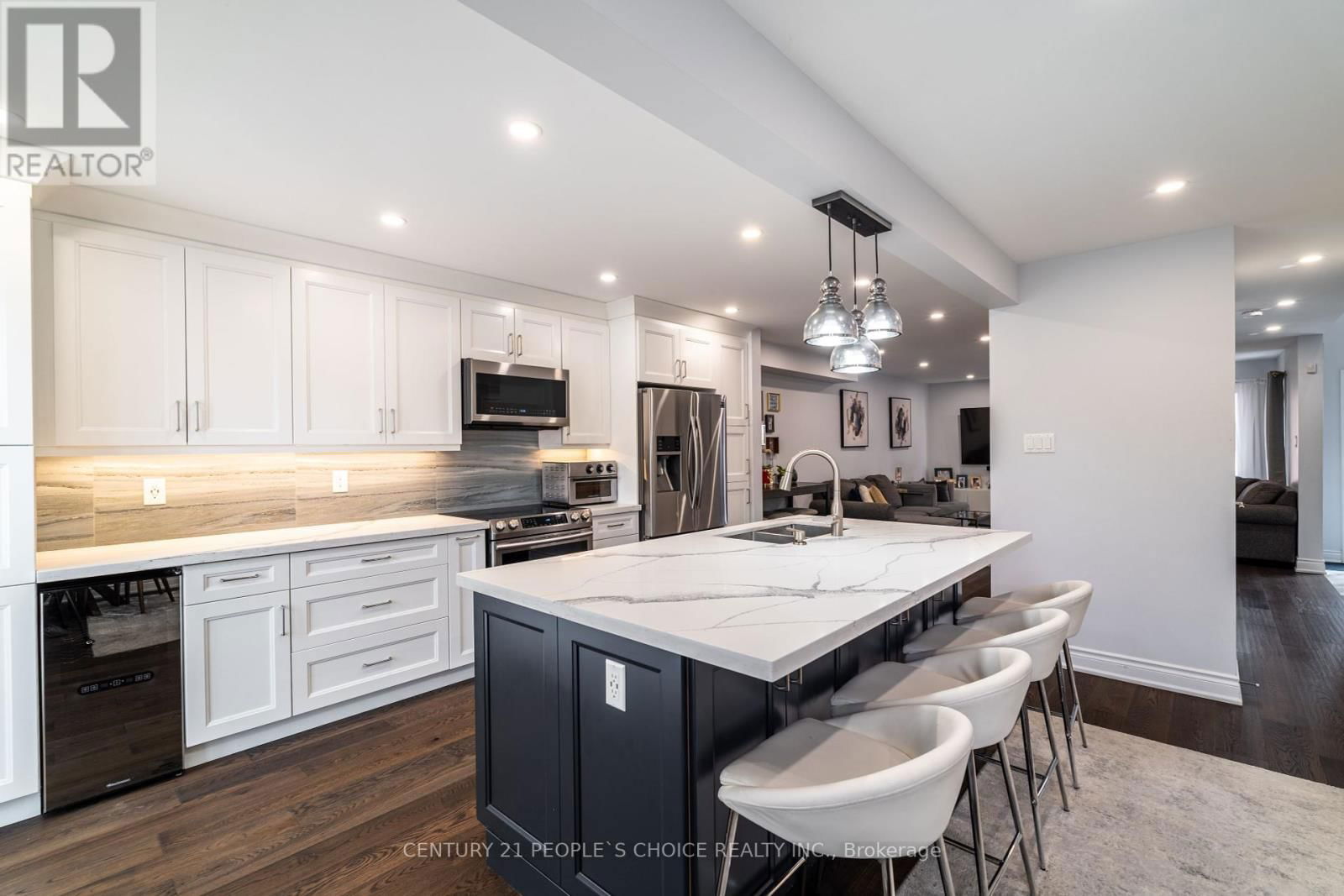 31 THORP CRESCENT Image 14