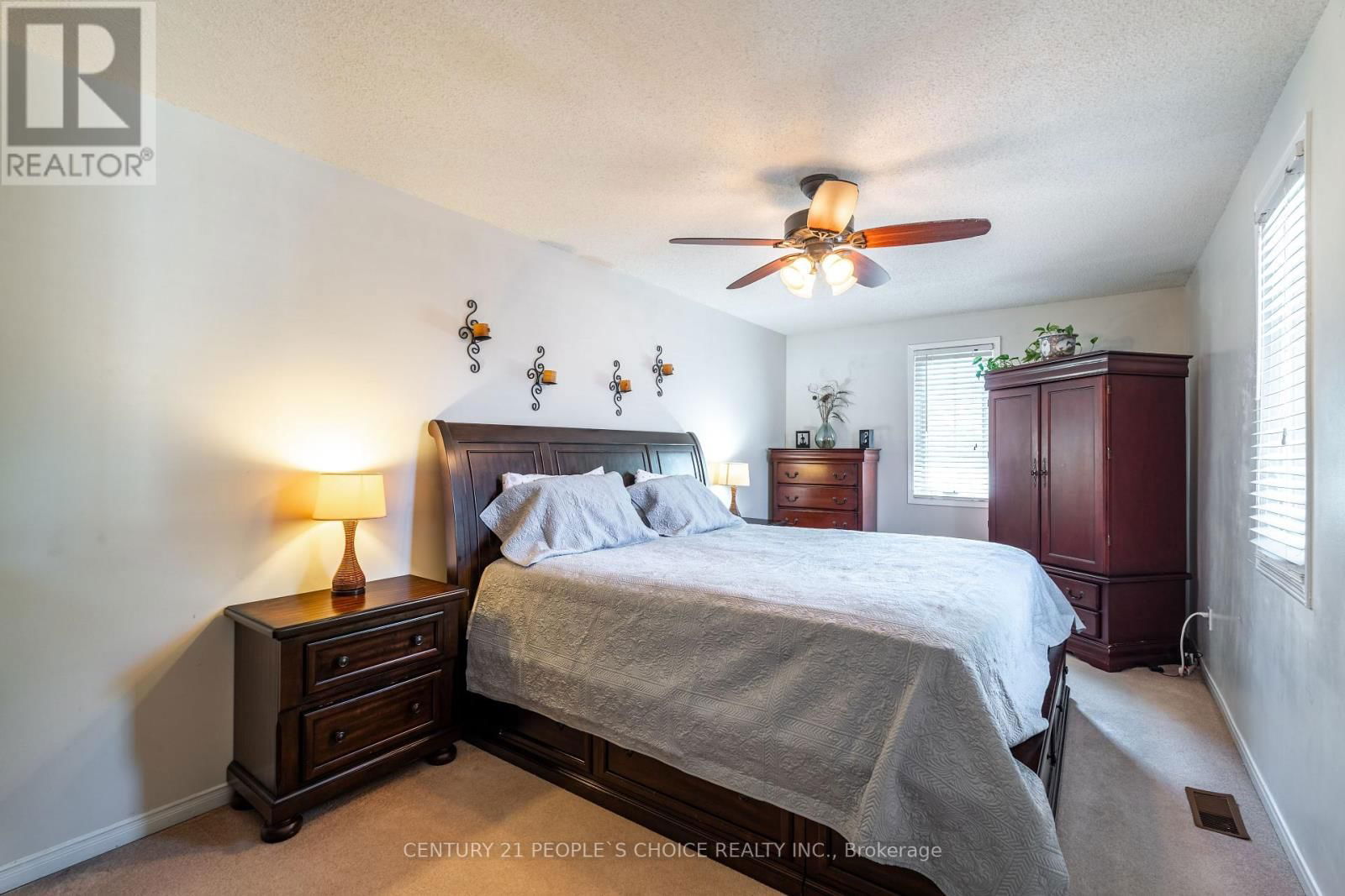 31 THORP CRESCENT Image 19