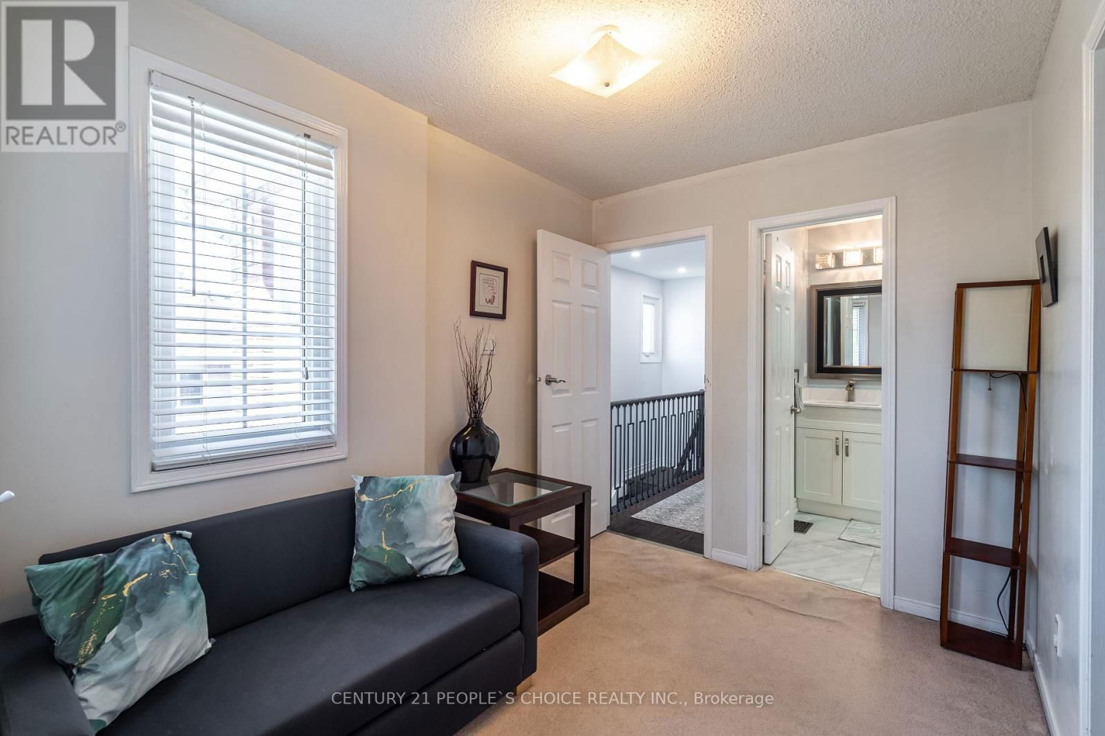 31 THORP CRESCENT Image 20