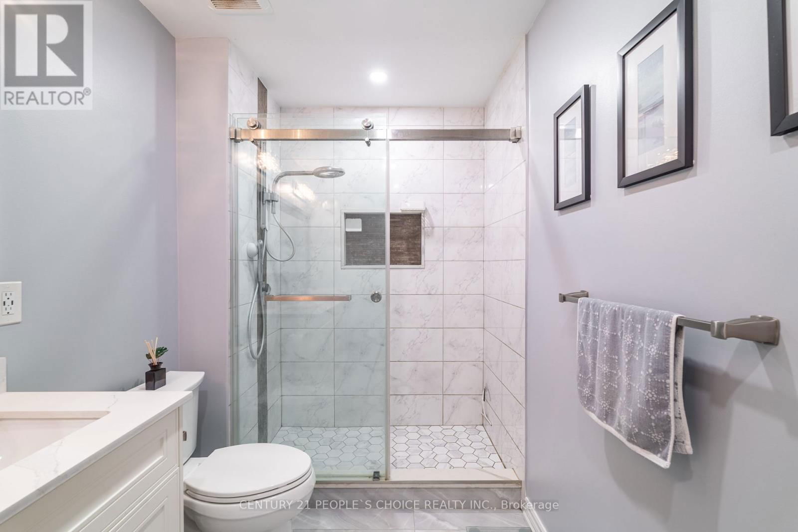 31 THORP CRESCENT Image 23