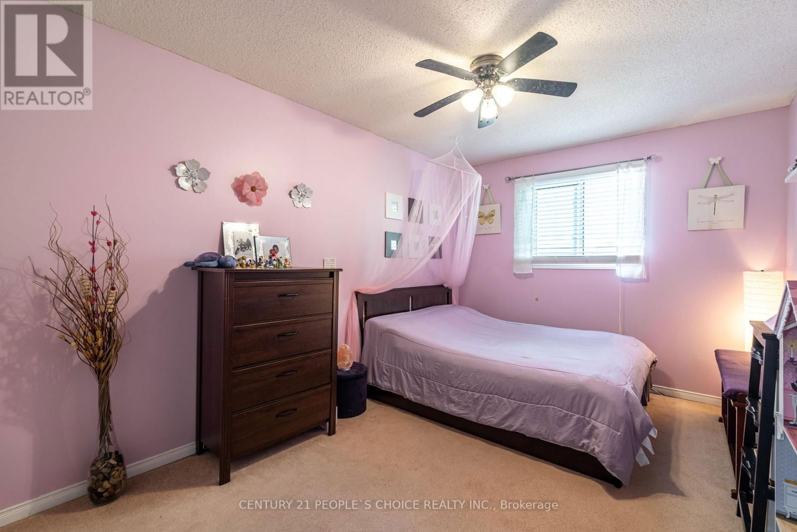 31 THORP CRESCENT Image 24
