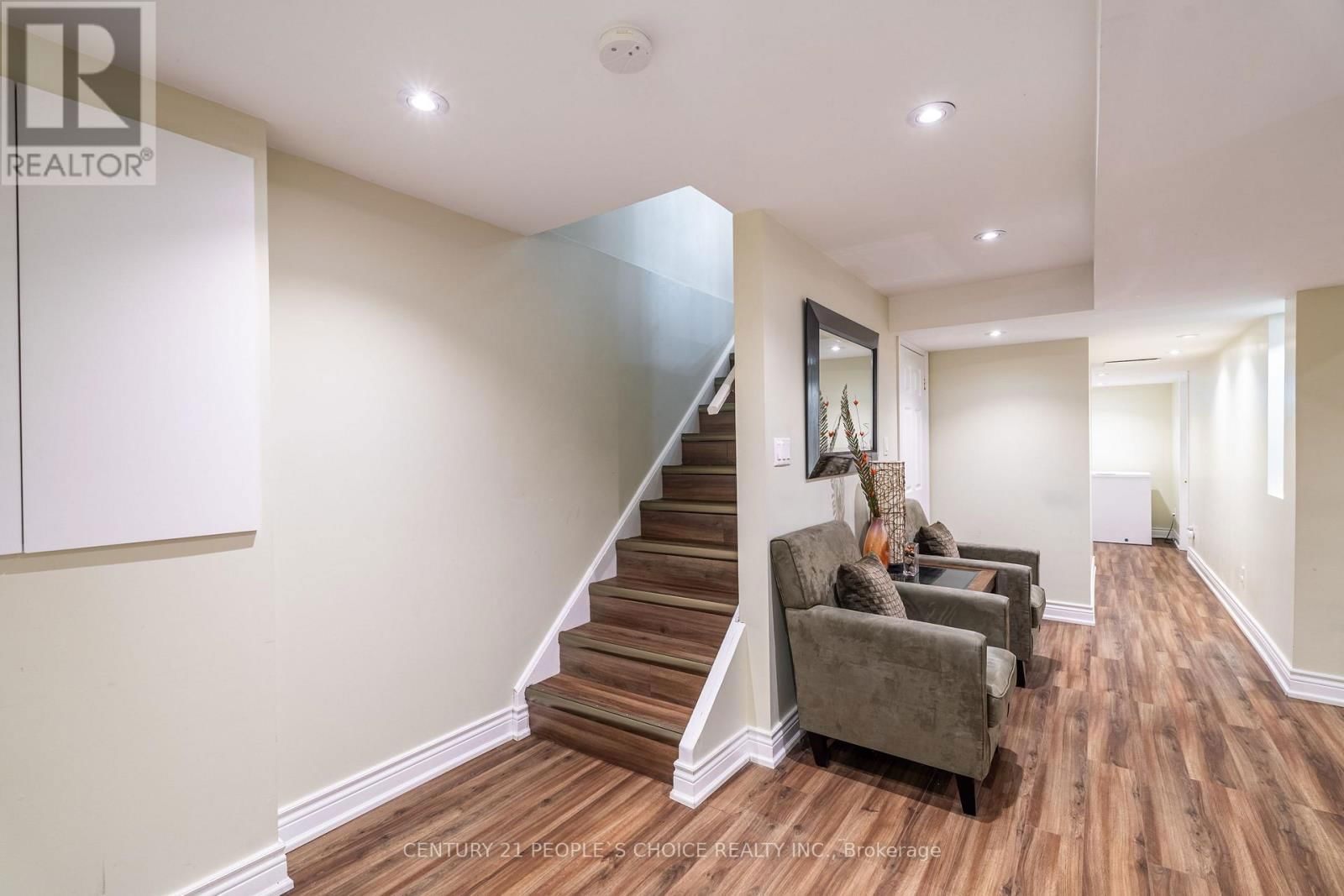 31 THORP CRESCENT Image 29