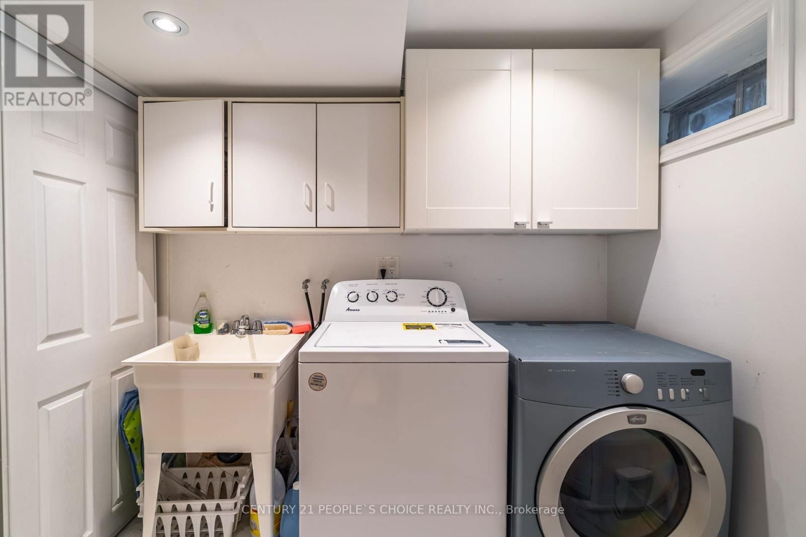 31 THORP CRESCENT Image 36