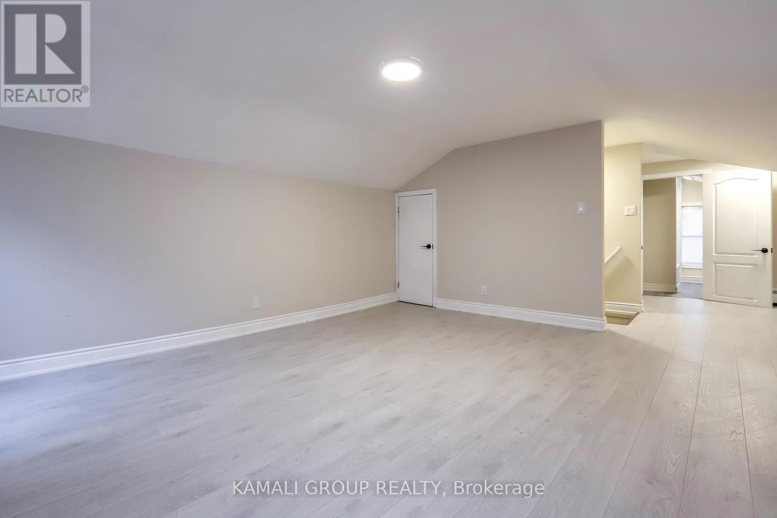 Unit 3 - 81 MCMILLAN DRIVE Image 3