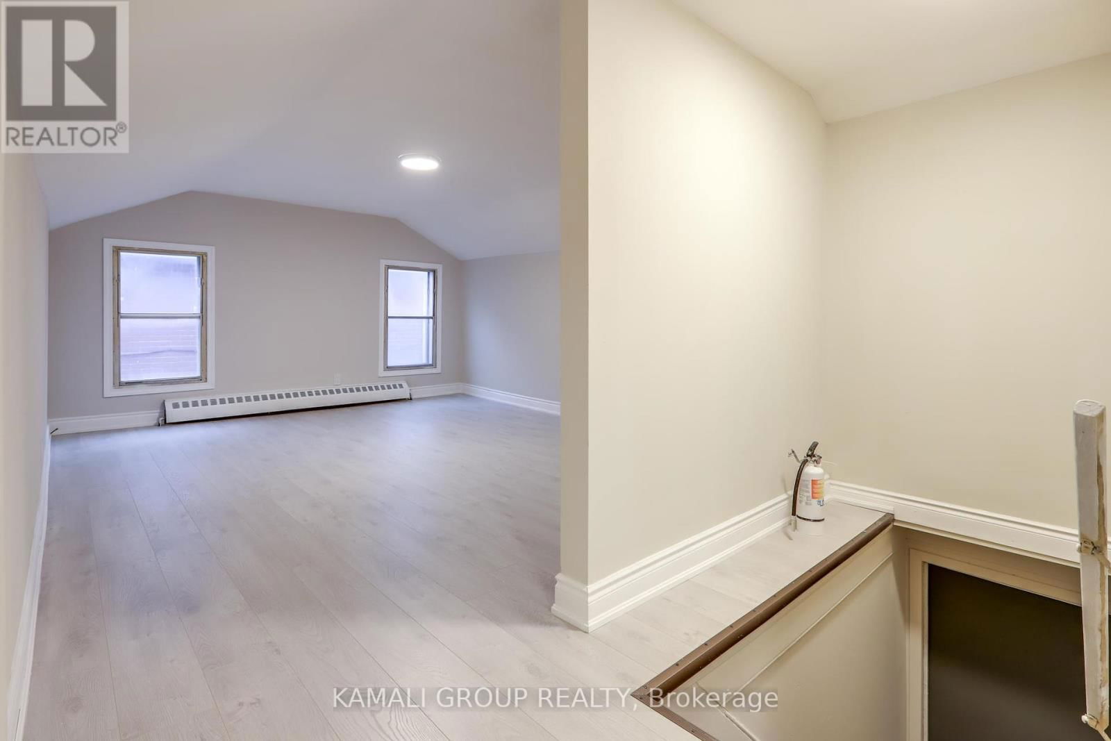 Unit 3 - 81 MCMILLAN DRIVE Image 8