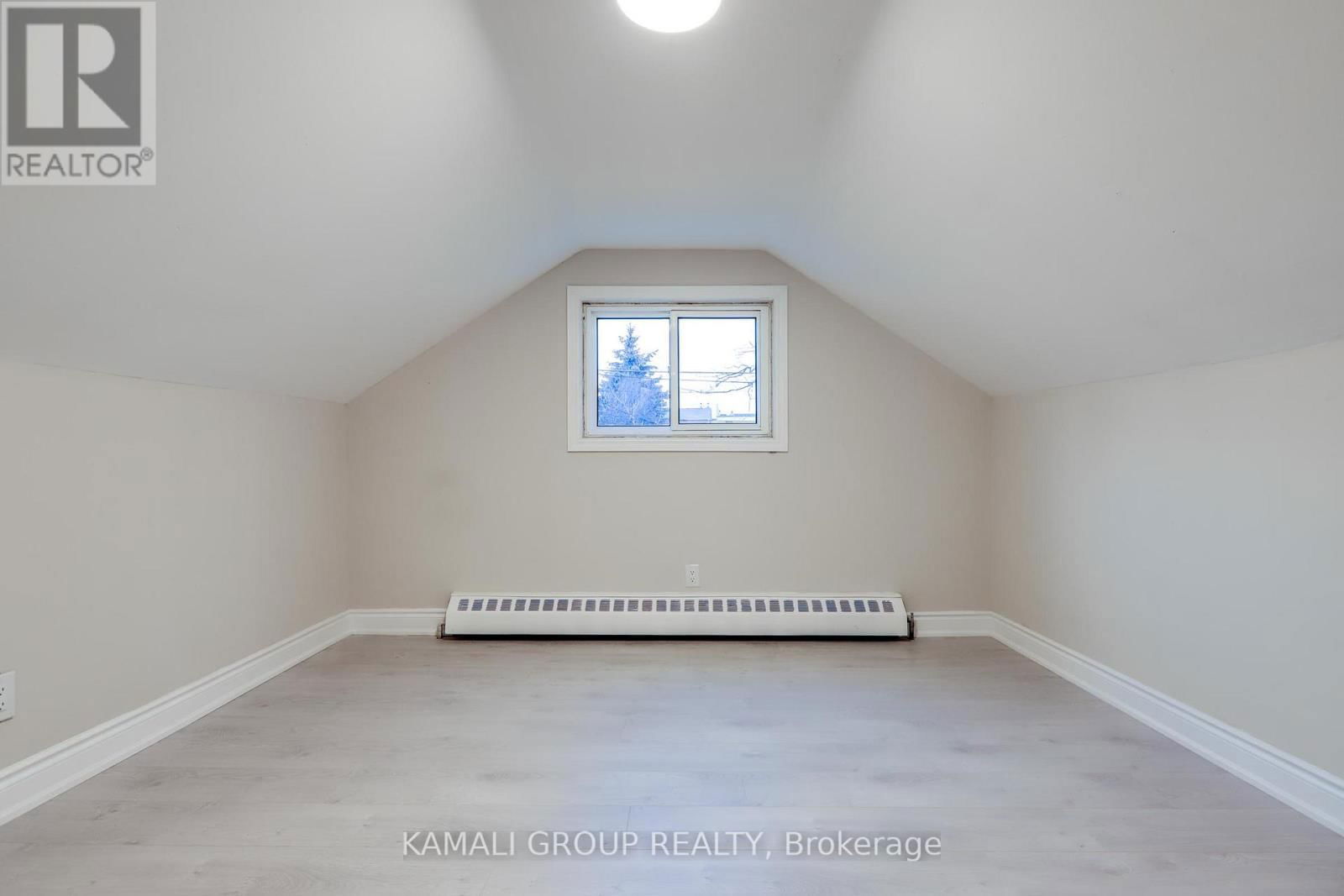 Unit 3 - 81 MCMILLAN DRIVE Image 9
