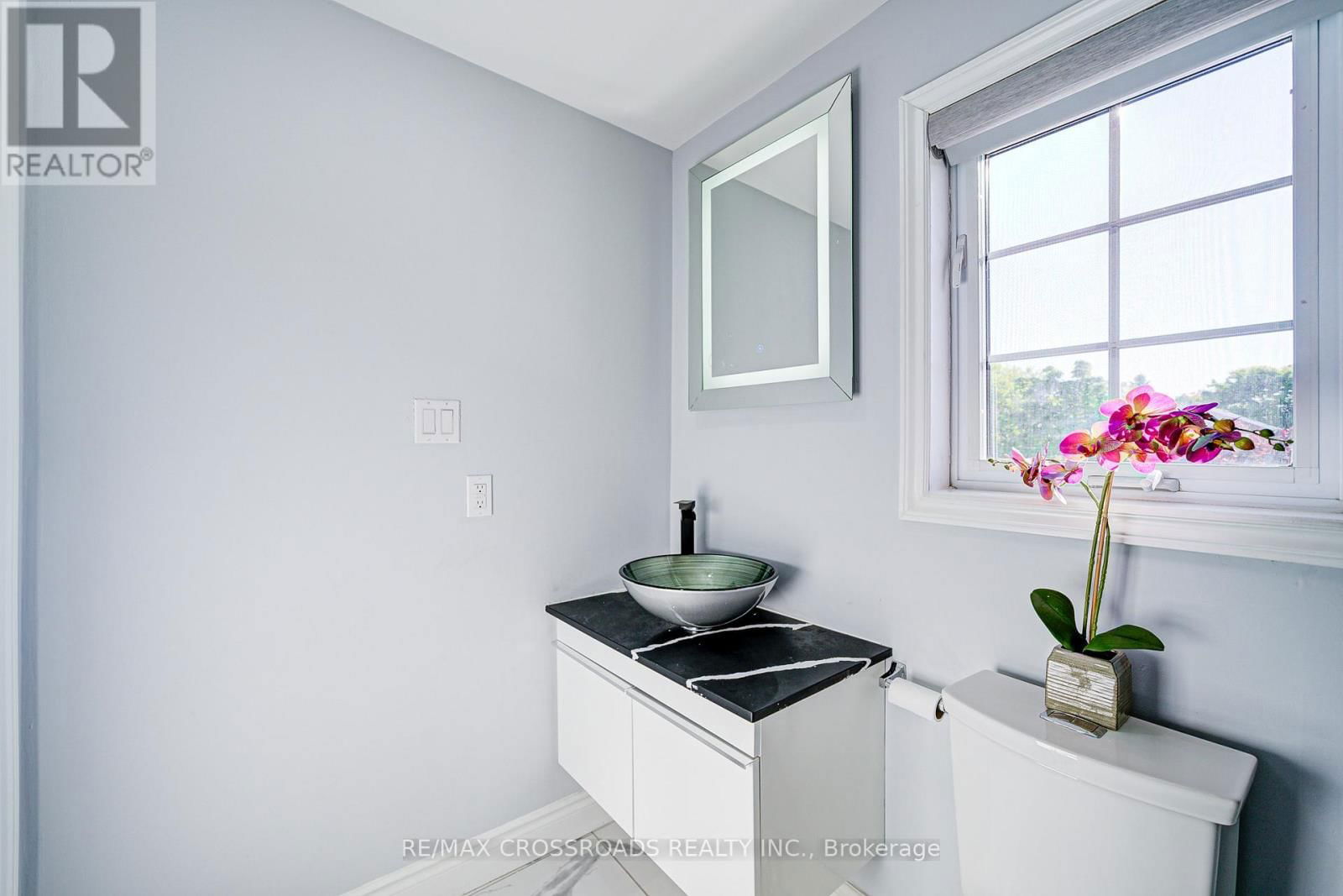 93 MCMANN CRESCENT Image 23